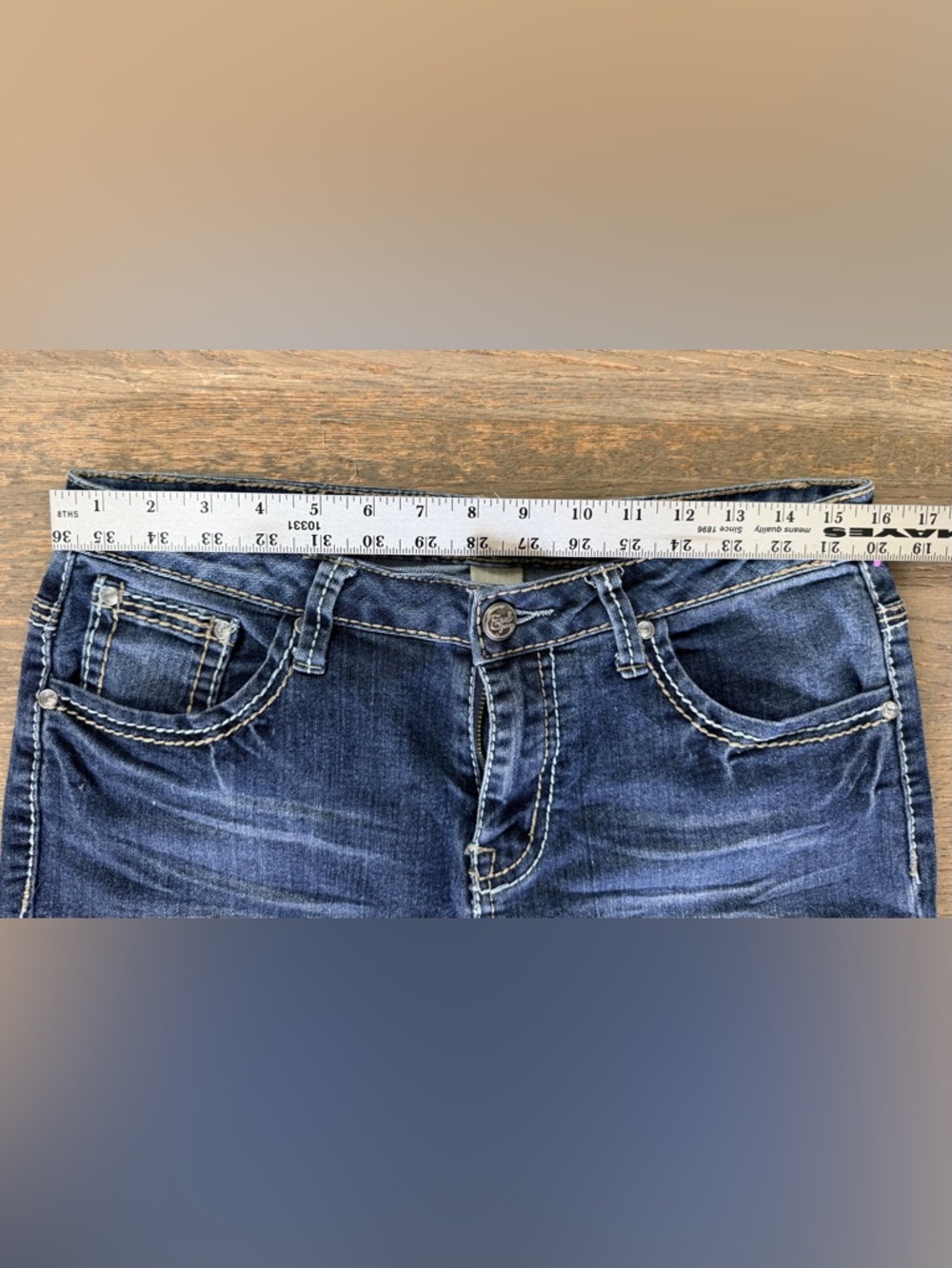 Earl Jean embroidered blue denim capris embellished back pockets and cuffed hem - Picture 4 of 6